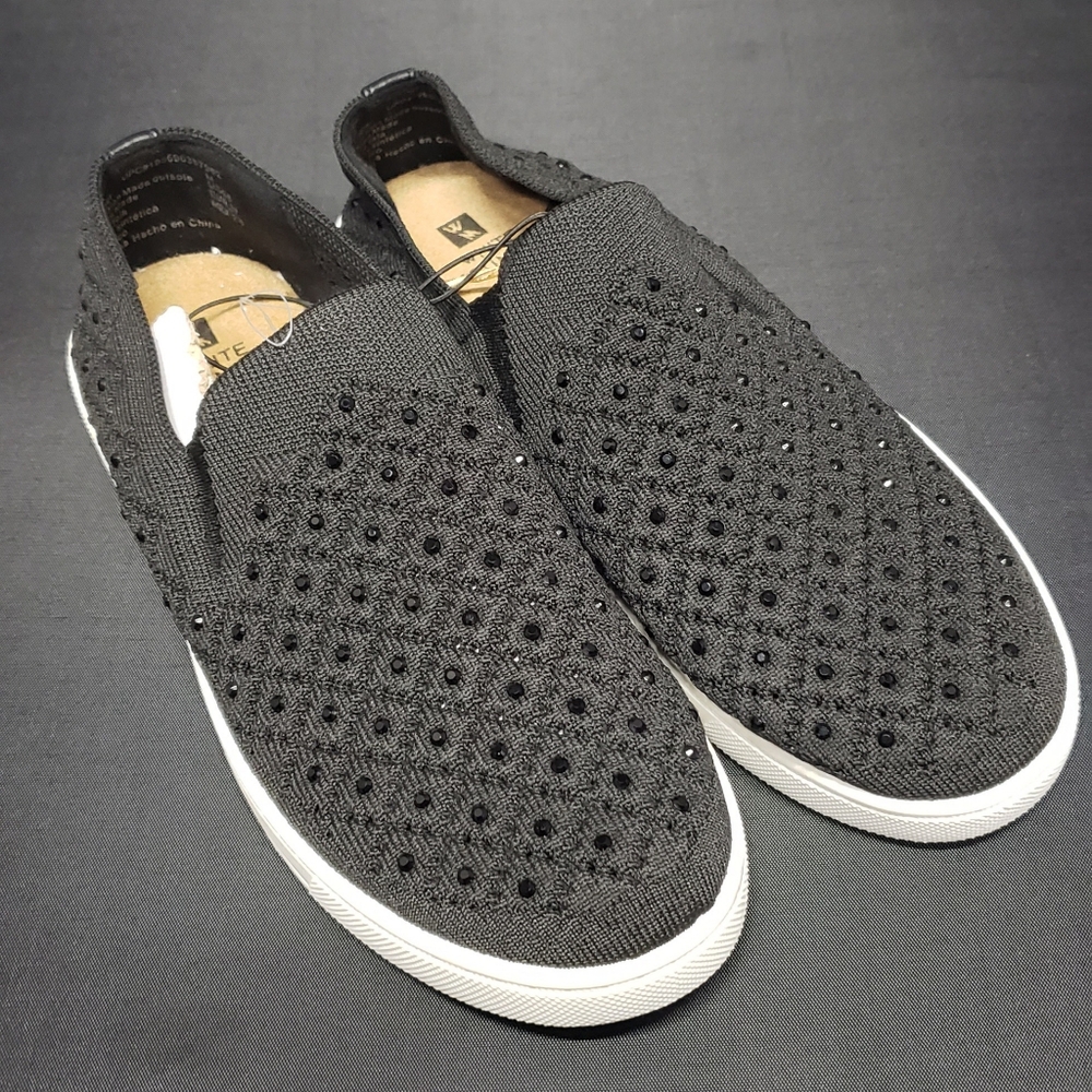 New WHITE MOUNTAIN Women's Courage Sneaker